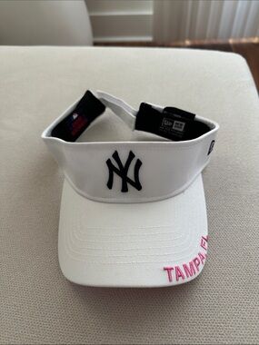 NY YANKEES WHITE VISOR TAMPLA, FL NEW